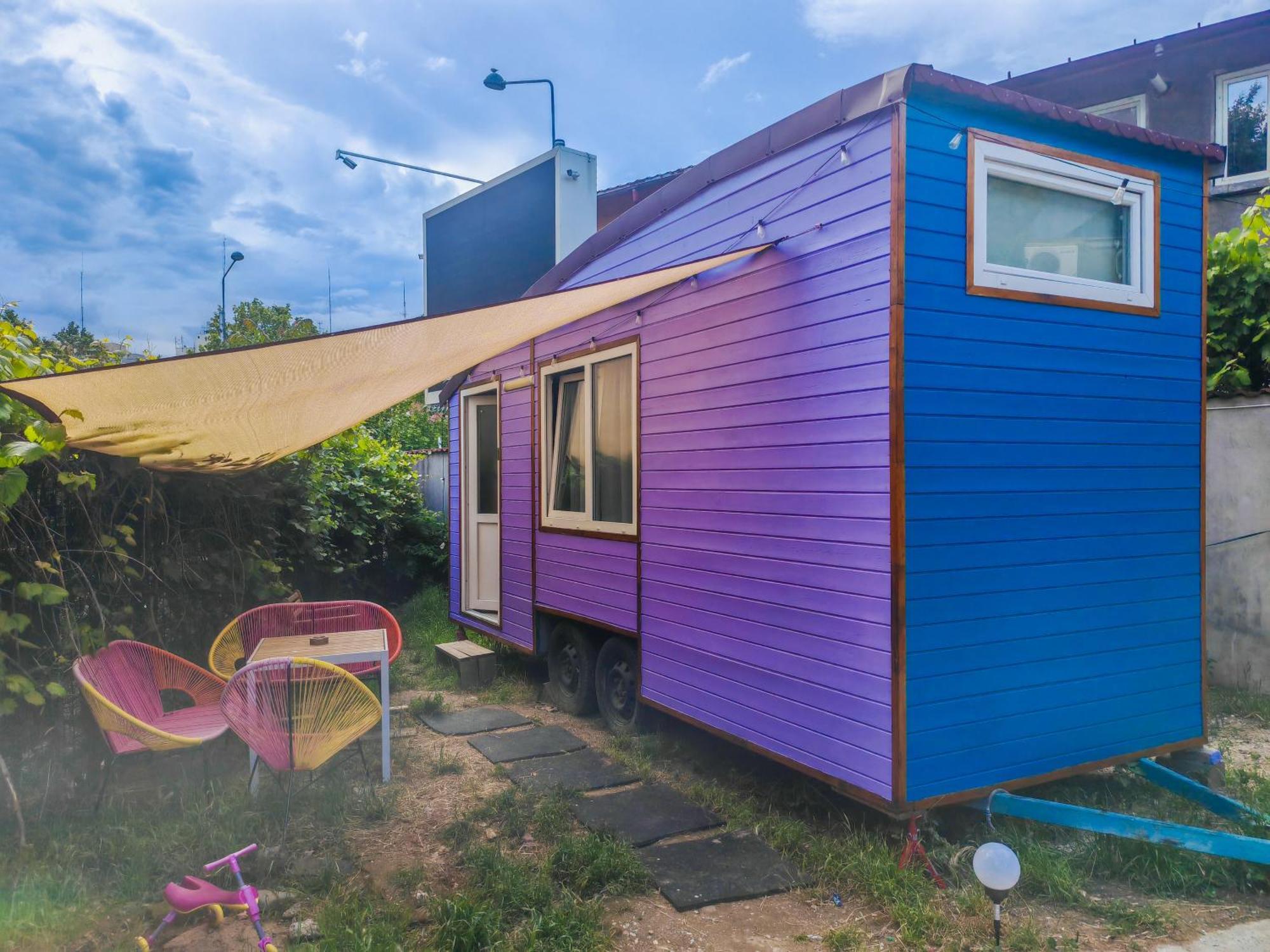 Downtown Tiny Houses Near Cismigiu Gardens Бухарест Номер фото